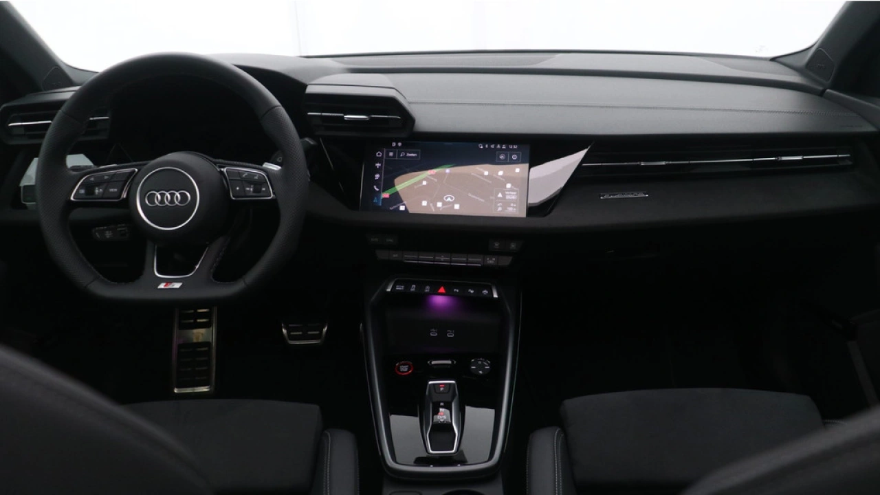 Audi A3 Sportback 2.0 TSFI S3 quattro | Panoramadak | Sonos | Performance-uitlaat titaan |