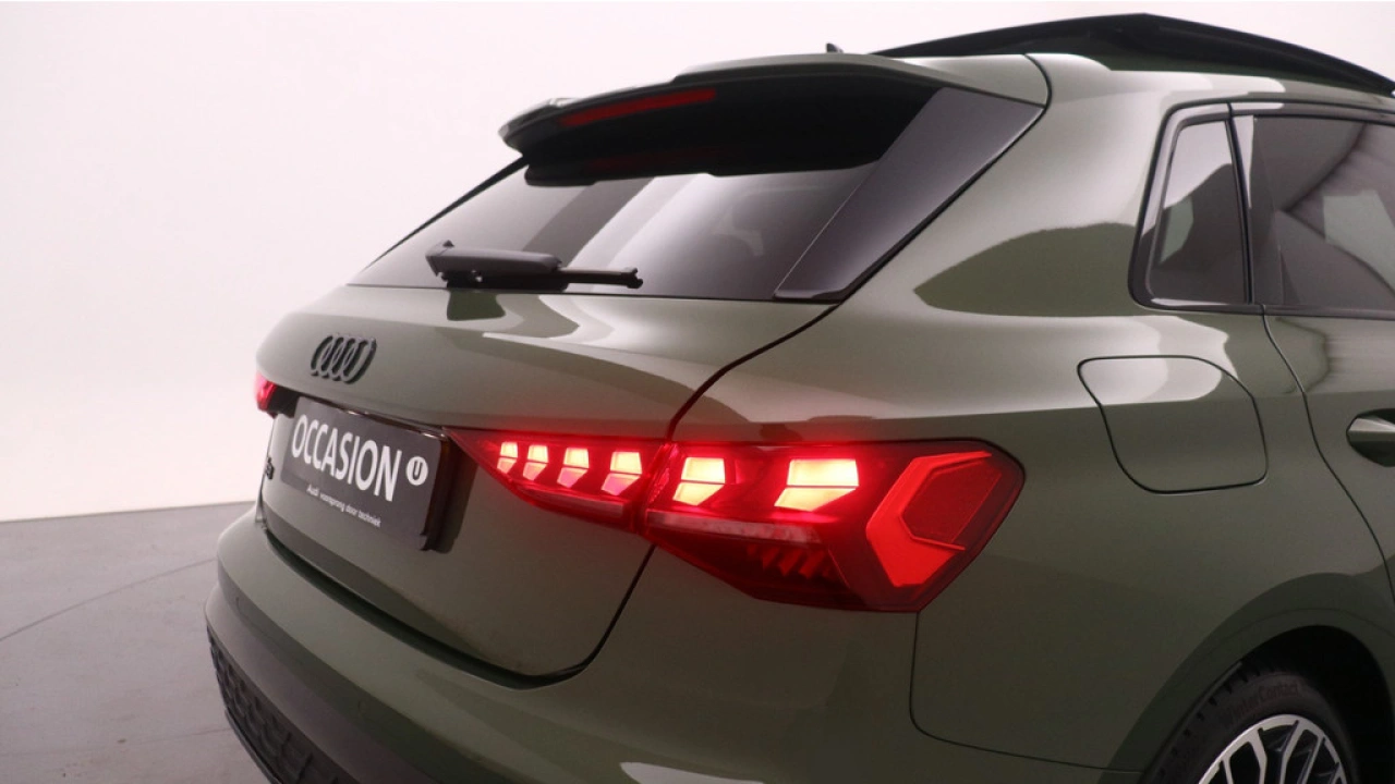 Audi A3 Sportback 2.0 TSFI S3 quattro | Panoramadak | Sonos | Performance-uitlaat titaan |