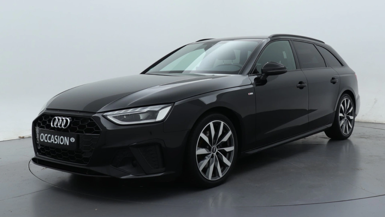 Audi A4 Avant 35 TFSI S edition Competition | Zwart optiek | 18