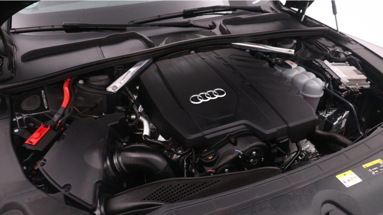 Audi A4 Avant 35 TFSI S edition Competition | Zwart optiek | 18