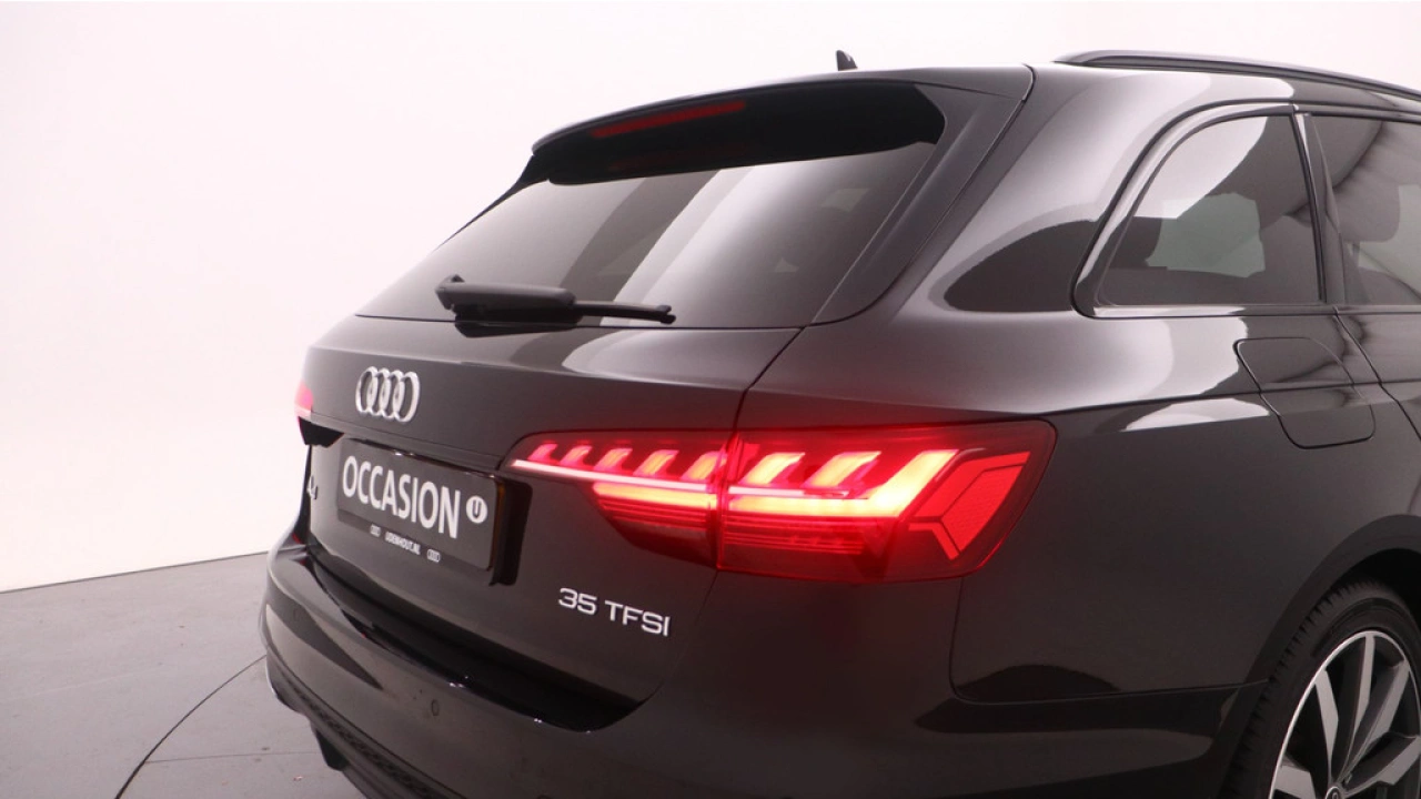 Audi A4 Avant 35 TFSI S edition Competition | Zwart optiek | 18