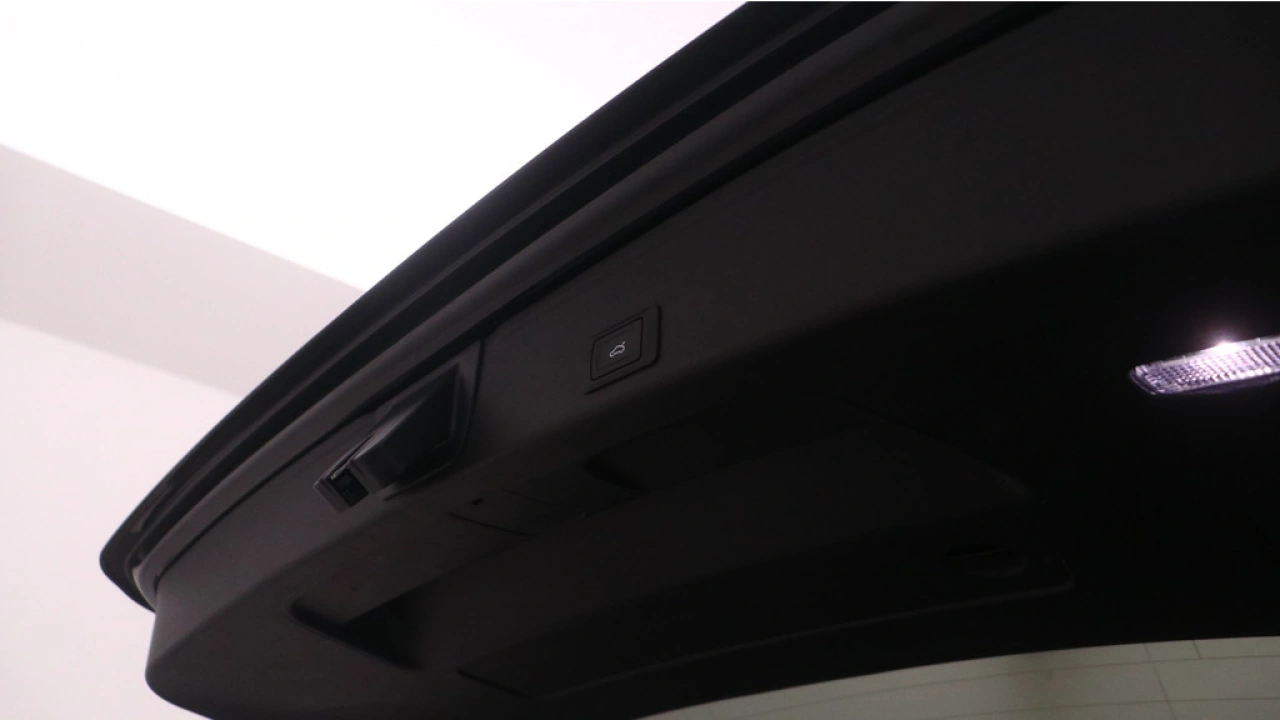 Audi A4 Avant 35 TFSI S edition Competition | Zwart optiek | 18