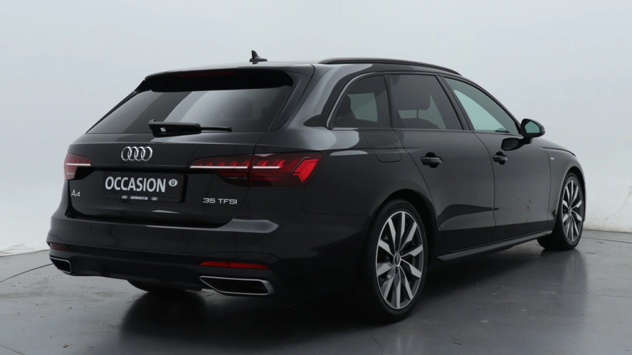 Audi A4 Avant 35 TFSI S edition Competition | Zwart optiek | 18