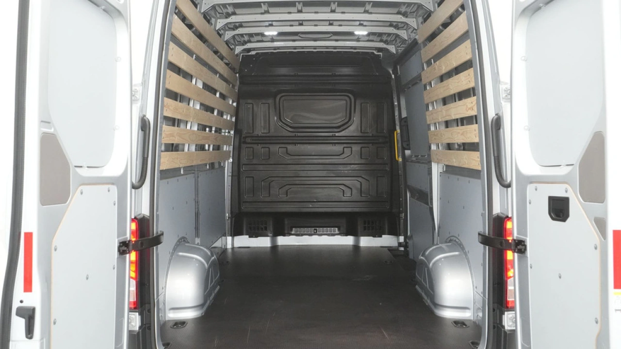 VW Bedrijfswagens Crafter 35 2.0 TDI L3H3 Highline EURO VI