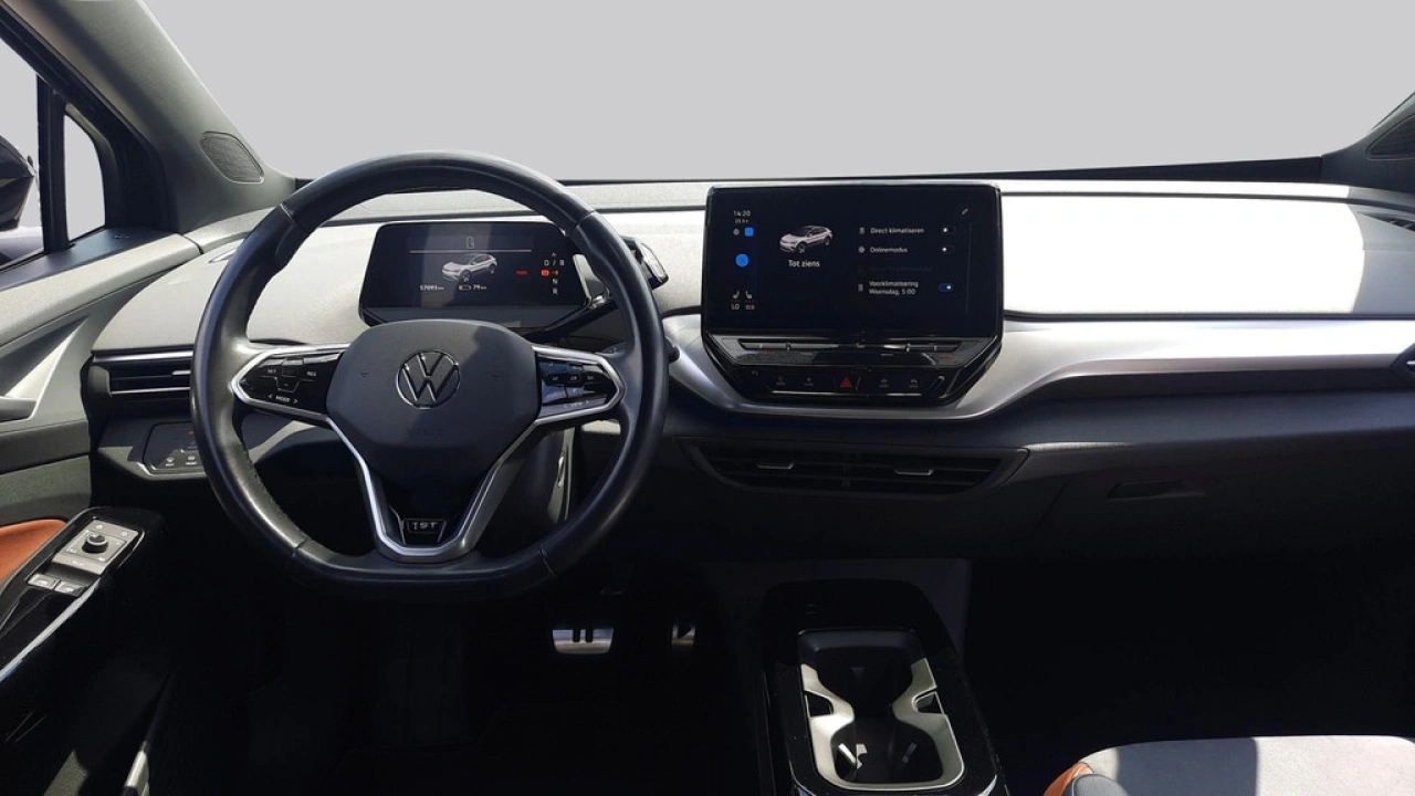 Volkswagen ID.4 First 204pk 77 kWh accu | Navi | PDC | Camera | Donker glas | Alcantara/leer | Verwarmde stoelen | A
