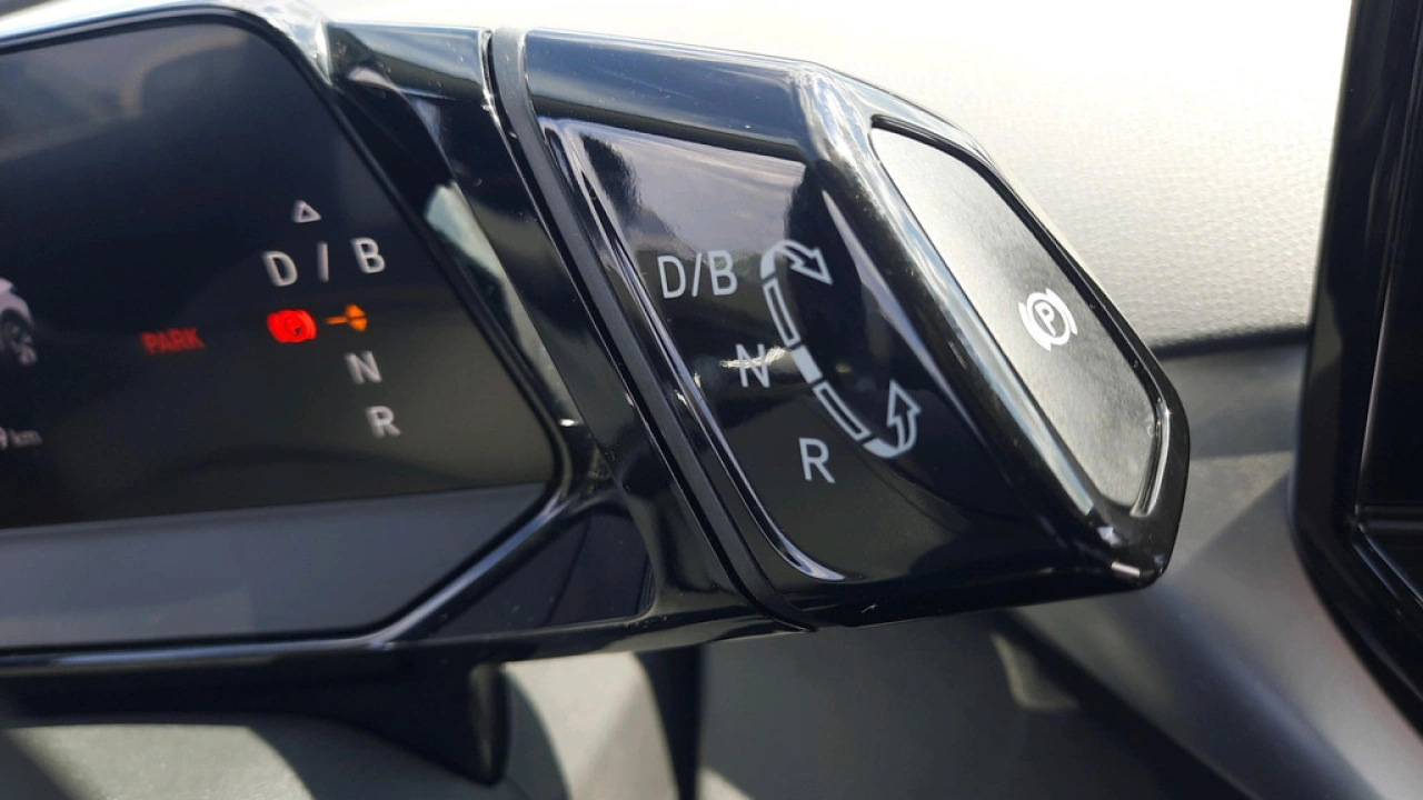Volkswagen ID.4 First 204pk 77 kWh accu | Navi | PDC | Camera | Donker glas | Alcantara/leer | Verwarmde stoelen | A