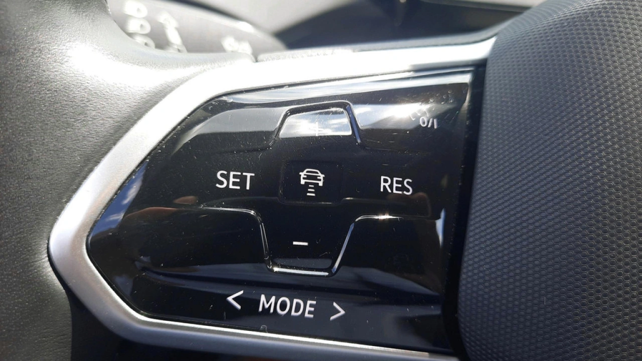 Volkswagen ID.4 First 204pk 77 kWh accu | Navi | PDC | Camera | Donker glas | Alcantara/leer | Verwarmde stoelen | A
