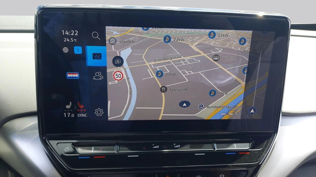 Volkswagen ID.4 First 204pk 77 kWh accu | Navi | PDC | Camera | Donker glas | Alcantara/leer | Verwarmde stoelen | A