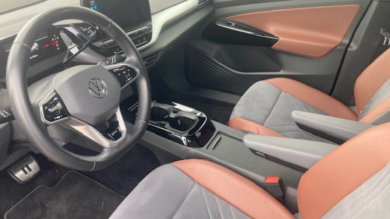 Volkswagen ID.4 First 204pk 77 kWh accu | Navi | PDC | Camera | Donker glas | Alcantara/leer | Verwarmde stoelen | A