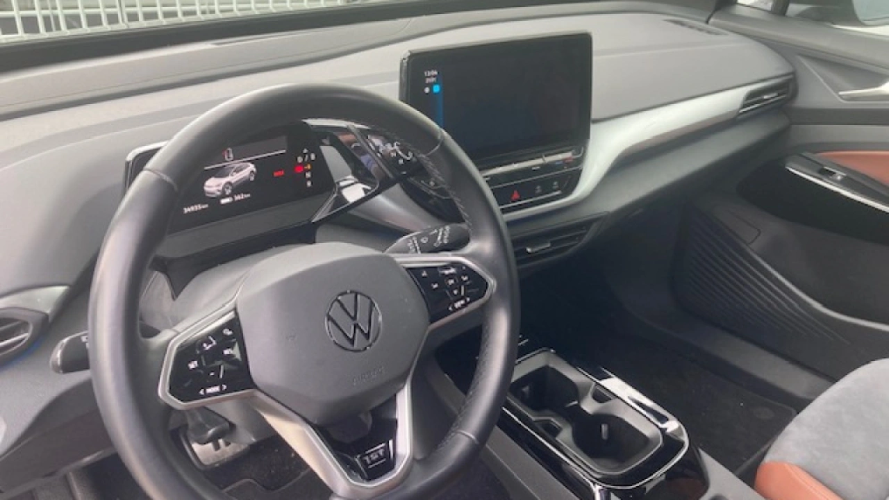 Volkswagen ID.4 First 204pk 77 kWh accu | Navi | PDC | Camera | Donker glas | Alcantara/leer | Verwarmde stoelen | A