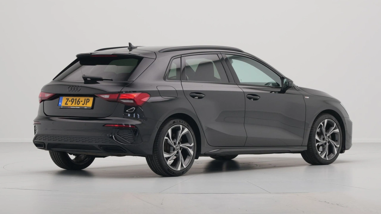Audi A3 Sportback 30 TFSI 110 pk S-Tronic S line edition
