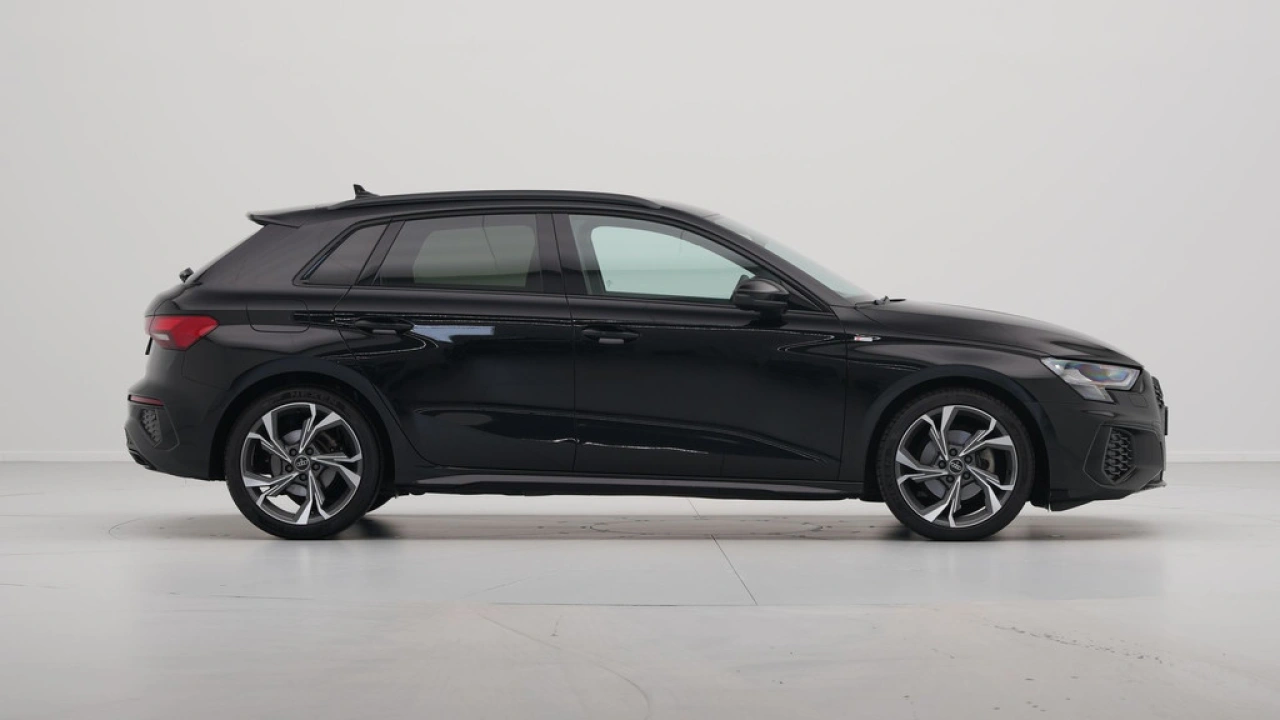 Audi A3 Sportback 30 TFSI 110 pk S-Tronic S line edition