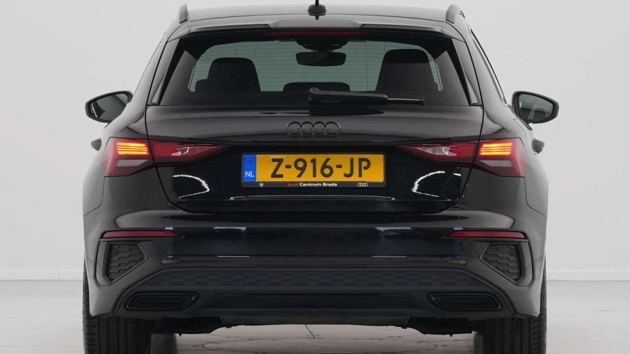 Audi A3 Sportback 30 TFSI 110 pk S-Tronic S line edition