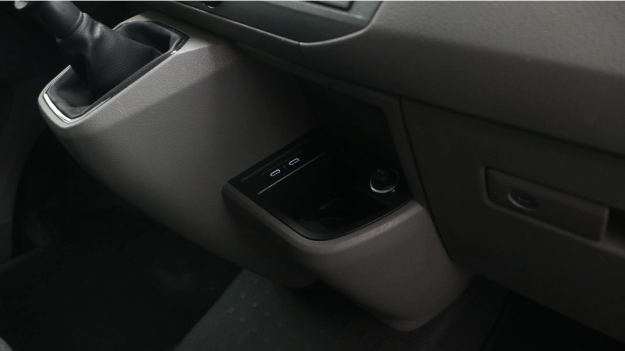 VW Bedrijfswagens Transporter 2.0 TDI L2H1 28 Economy Business