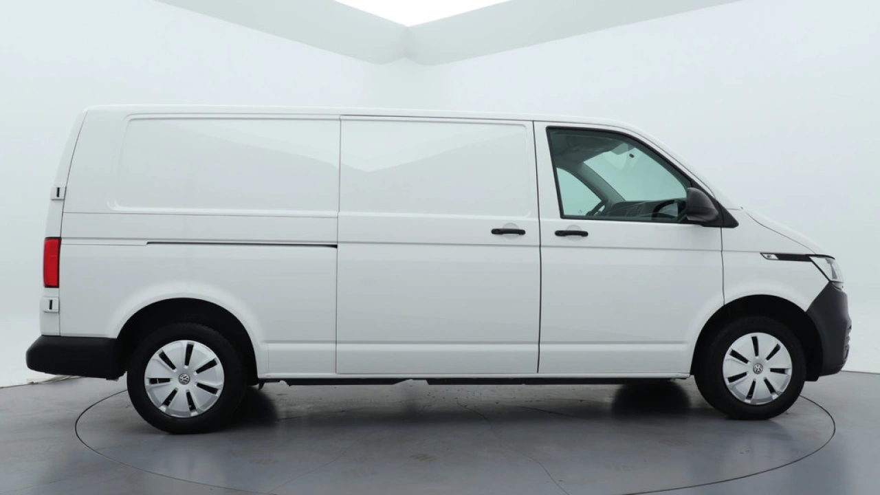VW Bedrijfswagens Transporter 2.0 TDI L2H1 28 Economy Business