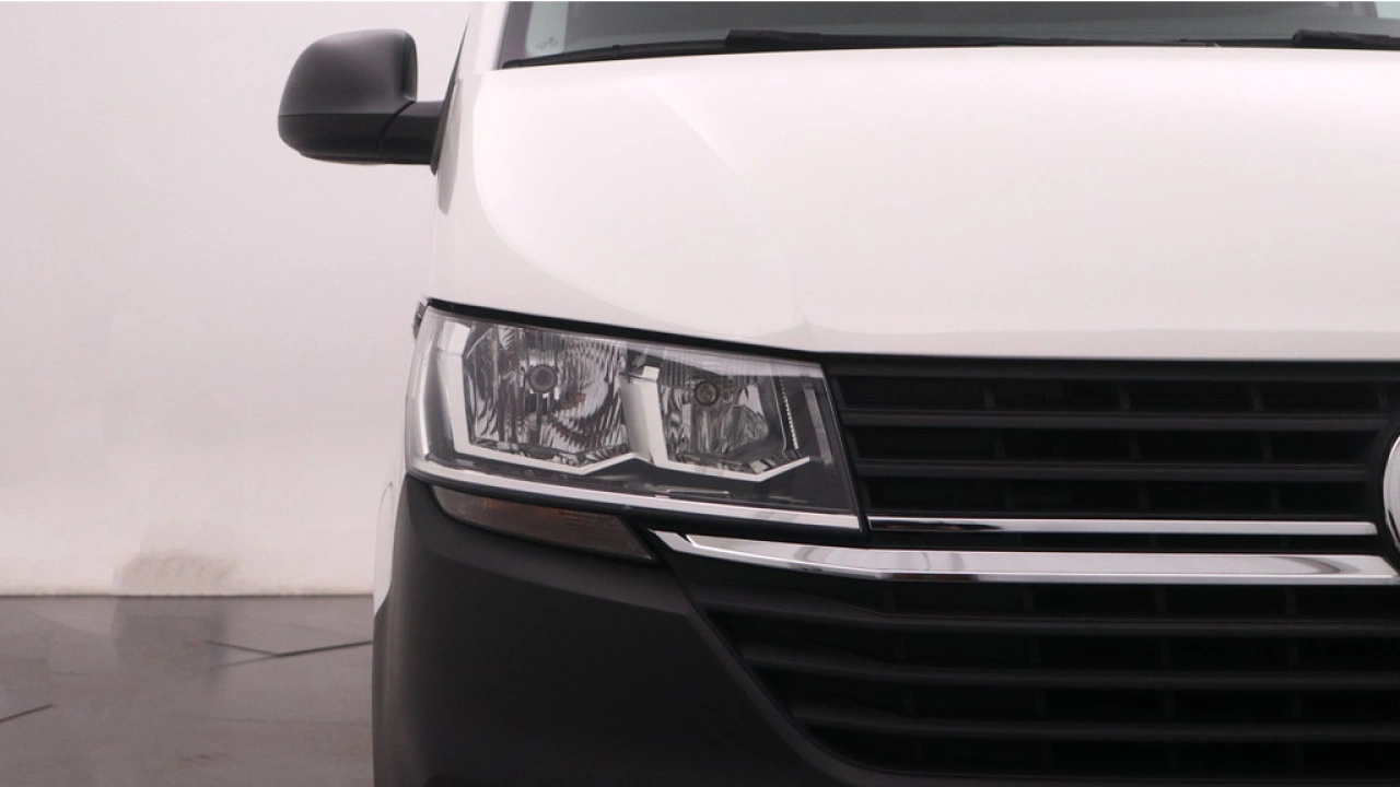 VW Bedrijfswagens Transporter 2.0 TDI L2H1 28 Economy Business