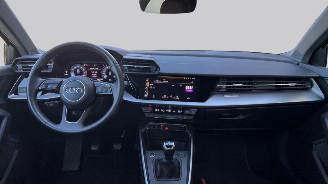 Audi A3 Sportback 30 TFSI 110Pk Pro Line / Parkeerhulp achter / Smartphone Interface