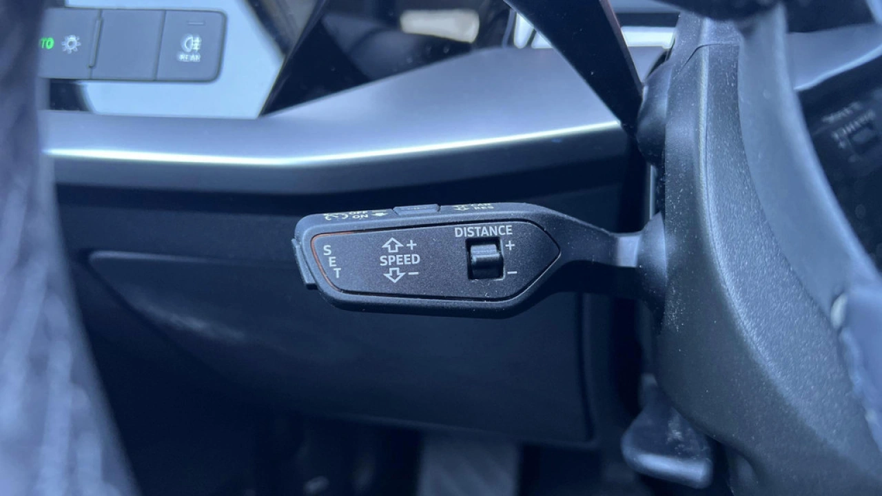 Audi A3 Sportback 30 TFSI 110Pk Pro Line / Parkeerhulp achter / Smartphone Interface