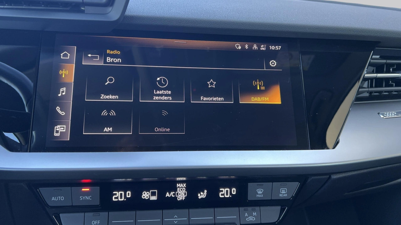 Audi A3 Sportback 30 TFSI 110Pk Pro Line / Parkeerhulp achter / Smartphone Interface