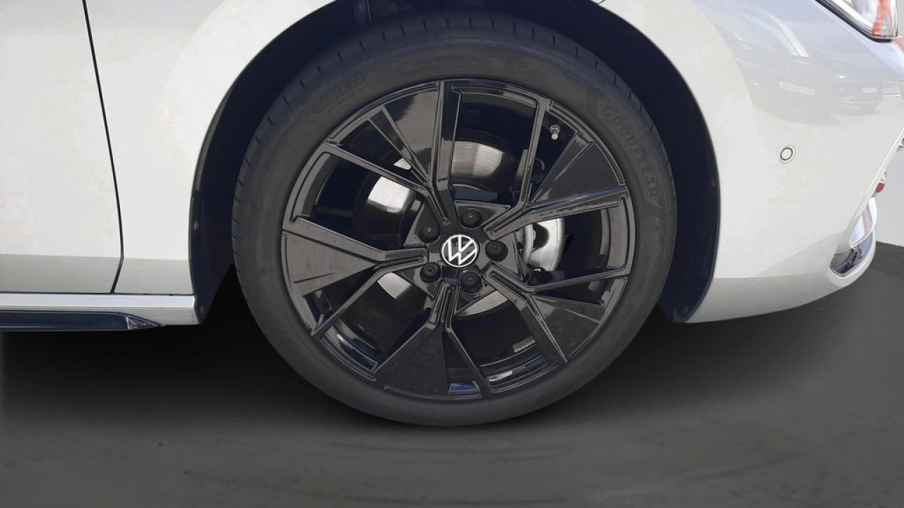Volkswagen Passat Variant 1.5 eTSI R-Line Edition | Panoramadak | 19
