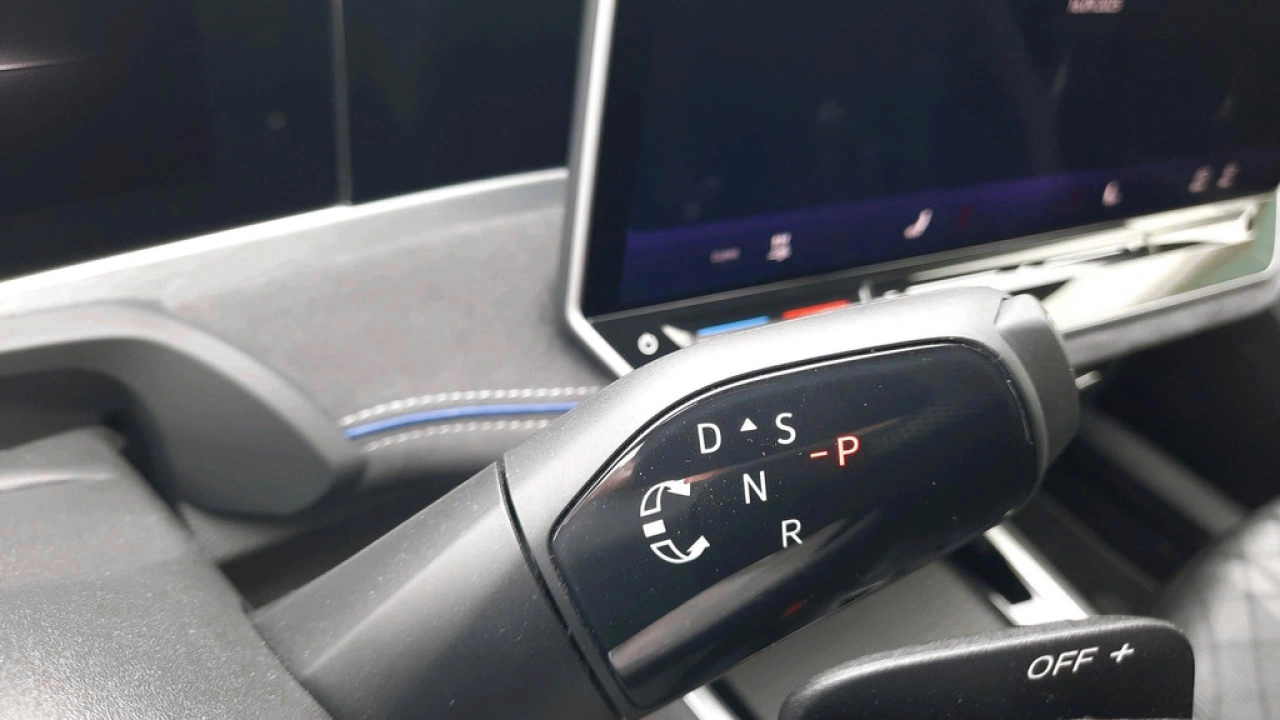 Volkswagen Passat Variant 1.5 eTSI R-Line Edition | Panoramadak | 19