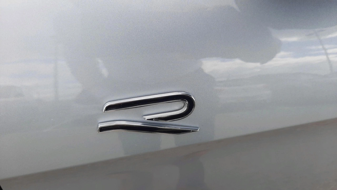Volkswagen Passat Variant 1.5 eTSI R-Line Edition | Panoramadak | 19