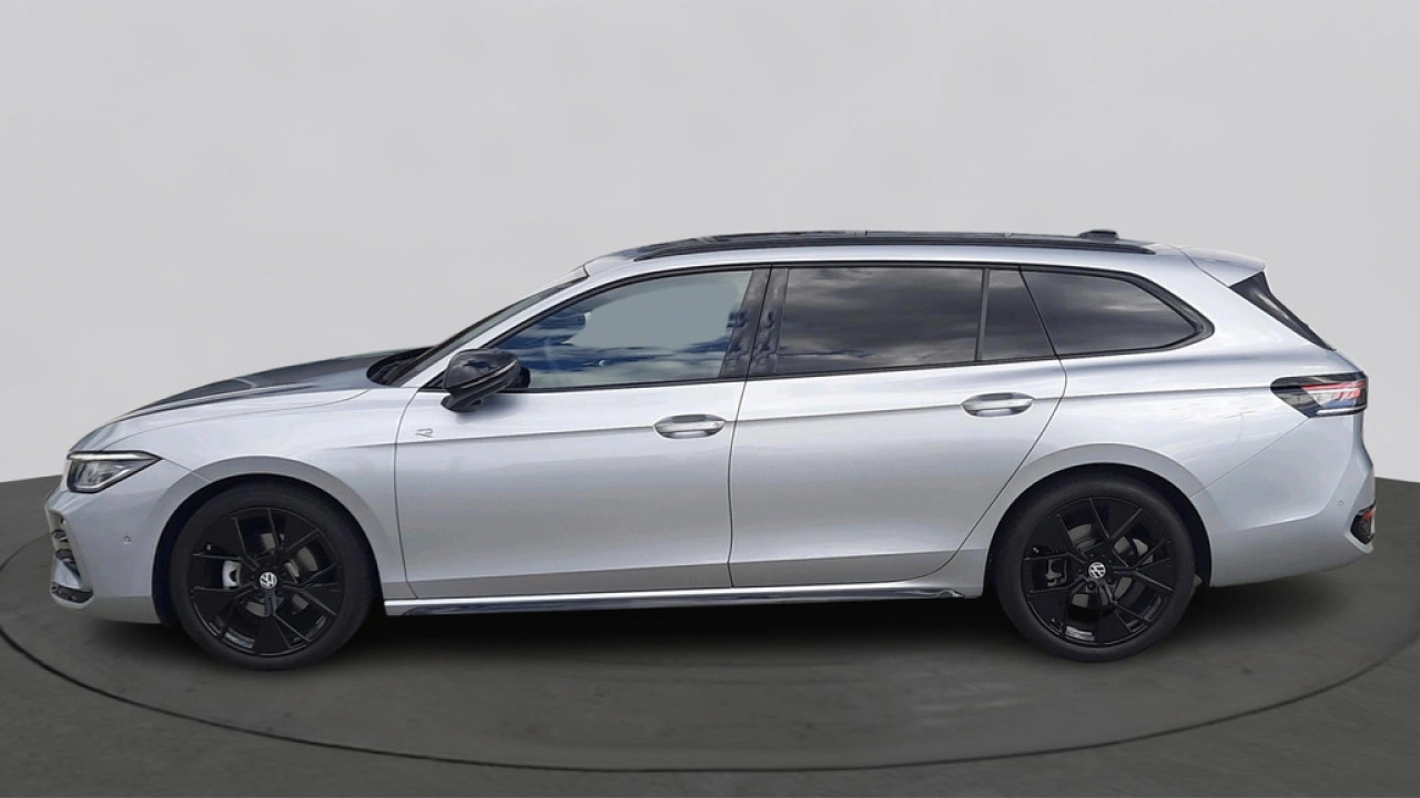 Volkswagen Passat Variant 1.5 eTSI R-Line Edition | Panoramadak | 19