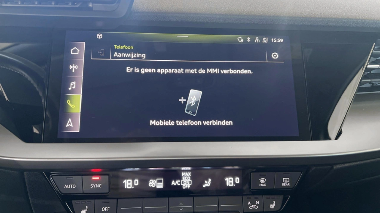 Audi A3 Limousine 35 TFSI 150Pk Business Edition / Stoelverwarming / ParkeerhulpV+A