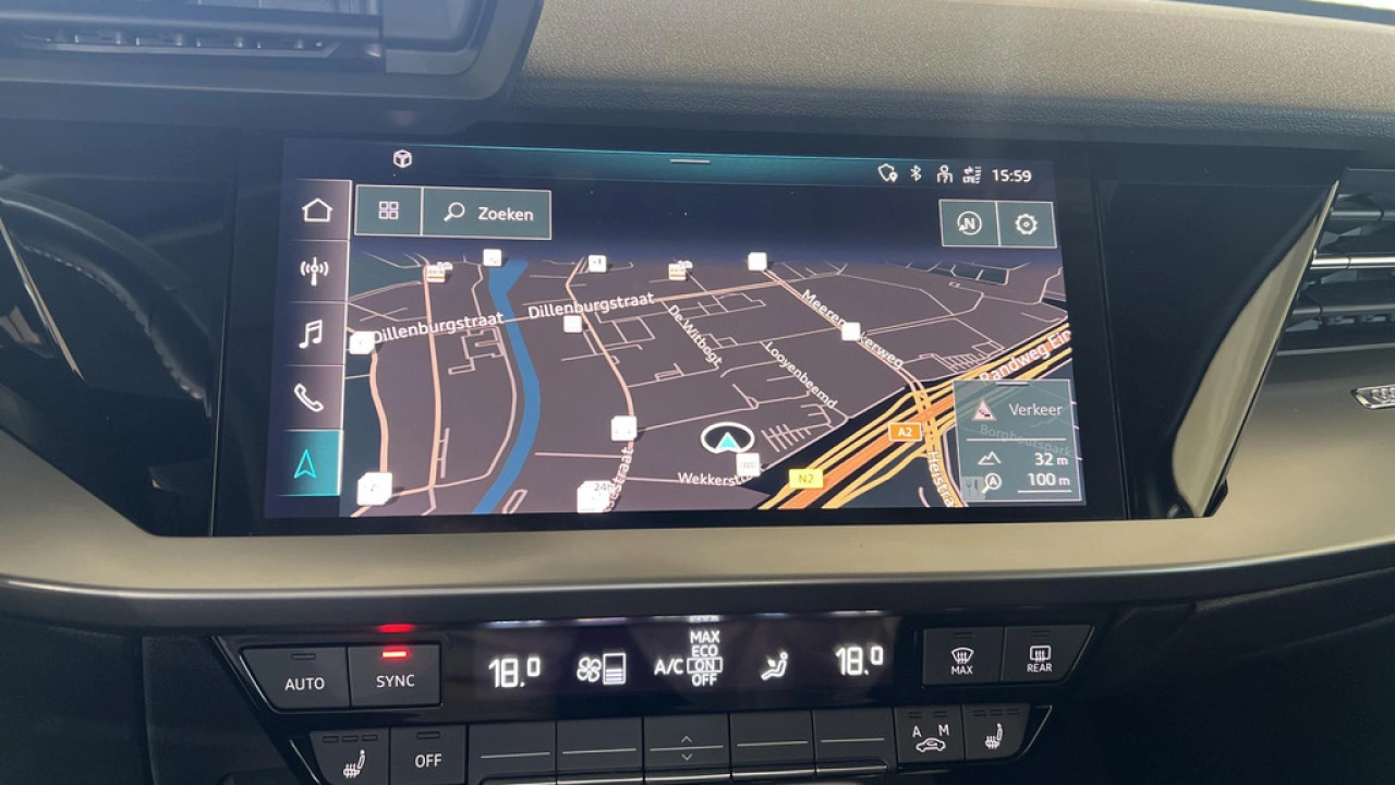 Audi A3 Limousine 35 TFSI 150Pk Business Edition / Stoelverwarming / ParkeerhulpV+A