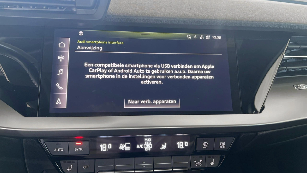 Audi A3 Limousine 35 TFSI 150Pk Business Edition / Stoelverwarming / ParkeerhulpV+A