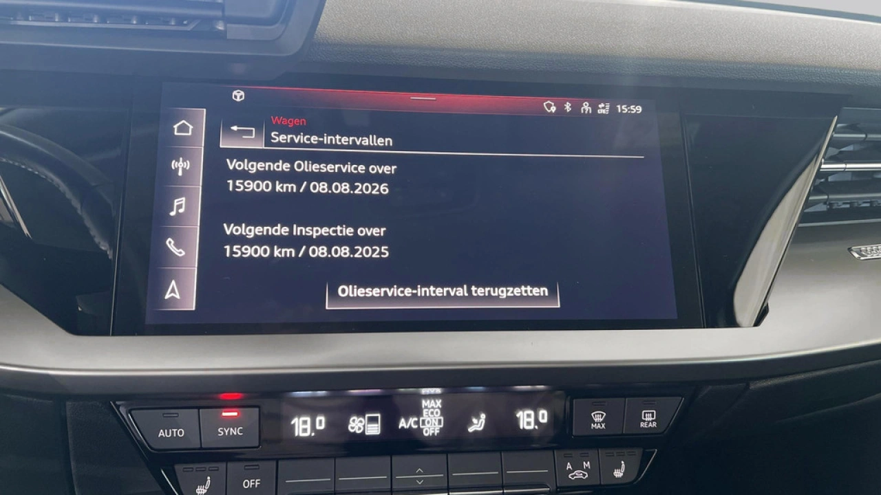 Audi A3 Limousine 35 TFSI 150Pk Business Edition / Stoelverwarming / ParkeerhulpV+A