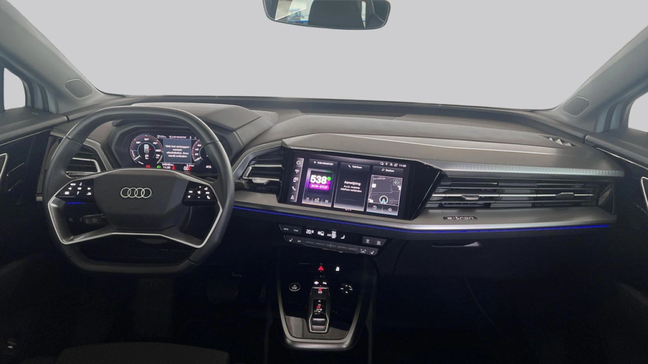 Audi Q4 e-tron 40 Advanced edition 82Kwh 204Pk / Parkeerhulp plus / Matrix Led / Sfeerverlichting