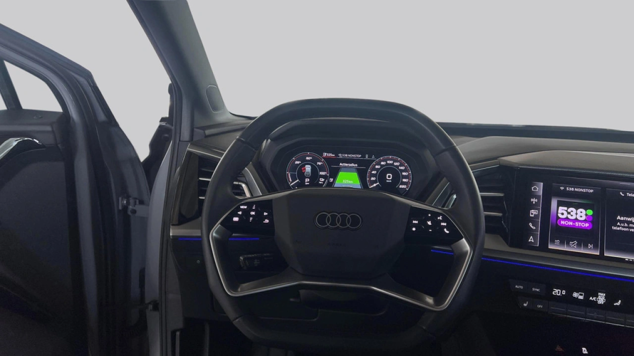 Audi Q4 e-tron 40 Advanced edition 82Kwh 204Pk / Parkeerhulp plus / Matrix Led / Sfeerverlichting