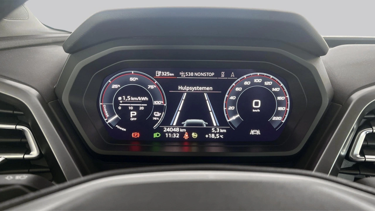 Audi Q4 e-tron 40 Advanced edition 82Kwh 204Pk / Parkeerhulp plus / Matrix Led / Sfeerverlichting