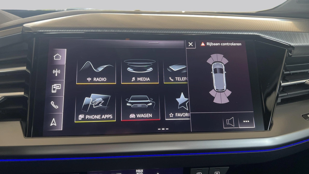 Audi Q4 e-tron 40 Advanced edition 82Kwh 204Pk / Parkeerhulp plus / Matrix Led / Sfeerverlichting