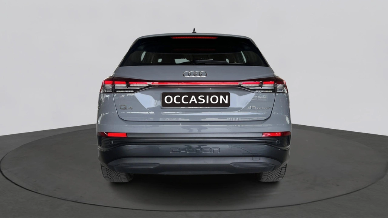 Audi Q4 e-tron 40 Advanced edition 82Kwh 204Pk / Parkeerhulp plus / Matrix Led / Sfeerverlichting