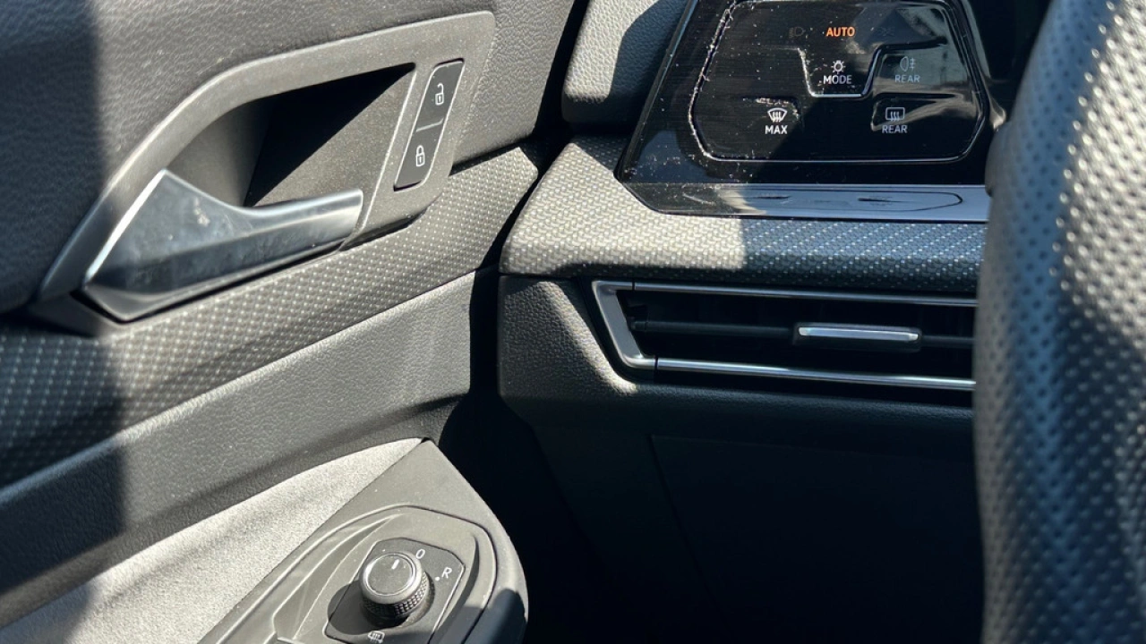 Volkswagen GOLF Variant 1.5 eTSI 150pk DSG R-Line Navigatie Trekhaak