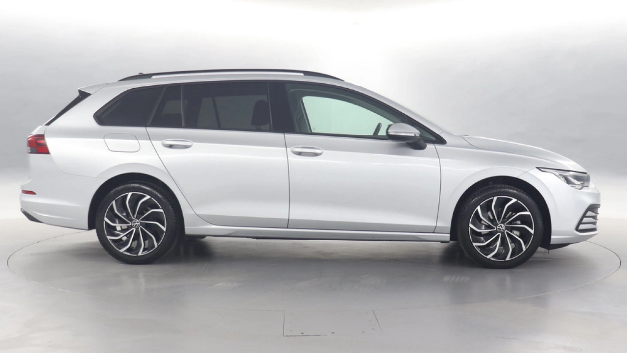 Volkswagen GOLF Variant 1.0 eTSI 110pk Life Business DSG