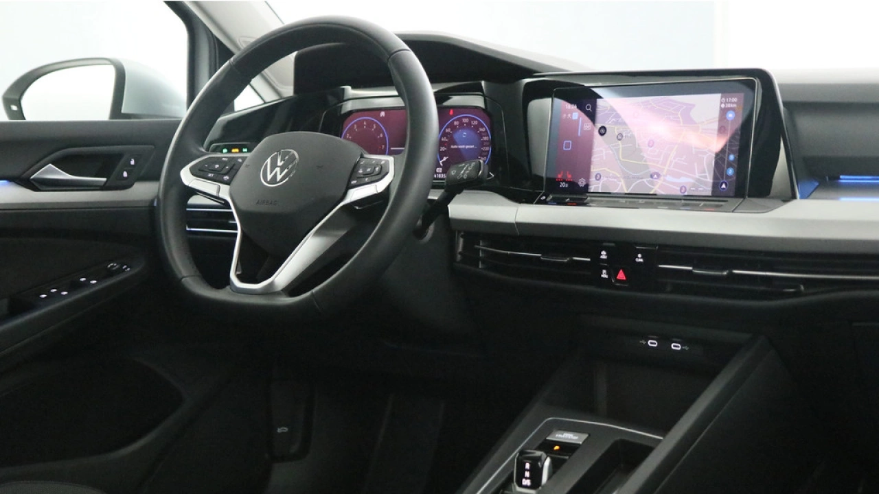 Volkswagen GOLF Variant 1.0 eTSI 110pk Life Business DSG