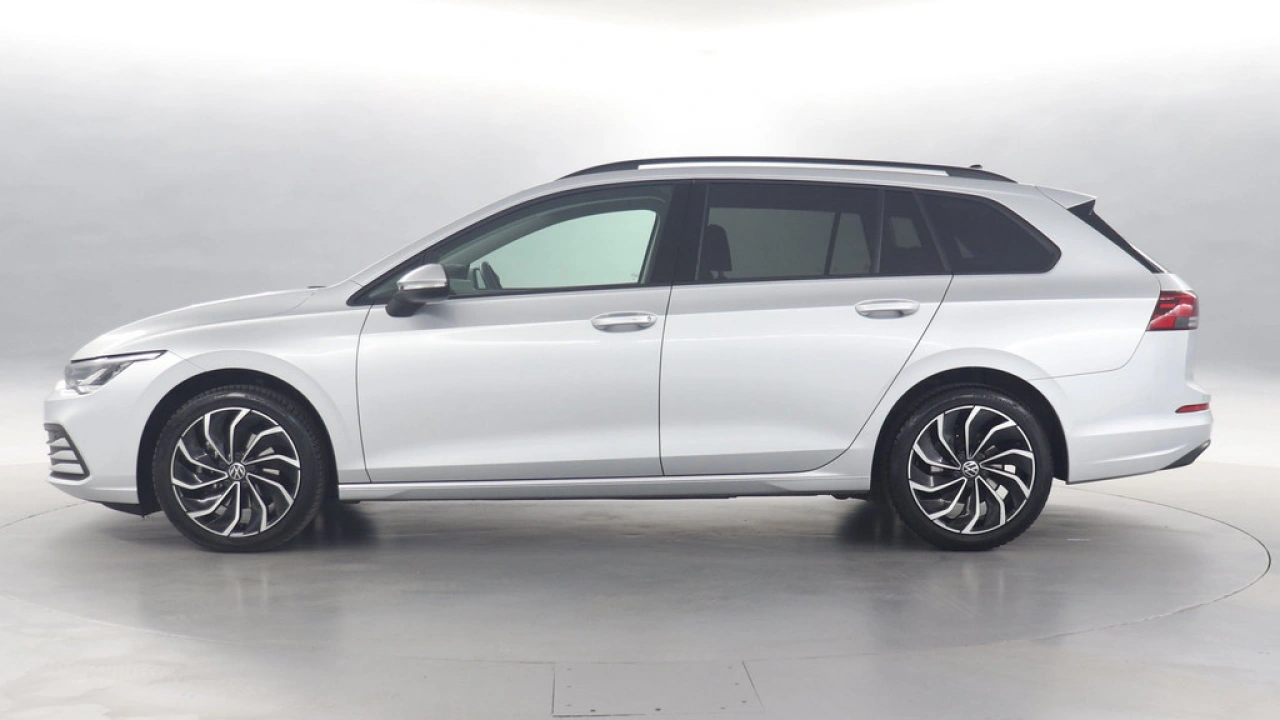 Volkswagen GOLF Variant 1.0 eTSI 110pk Life Business DSG
