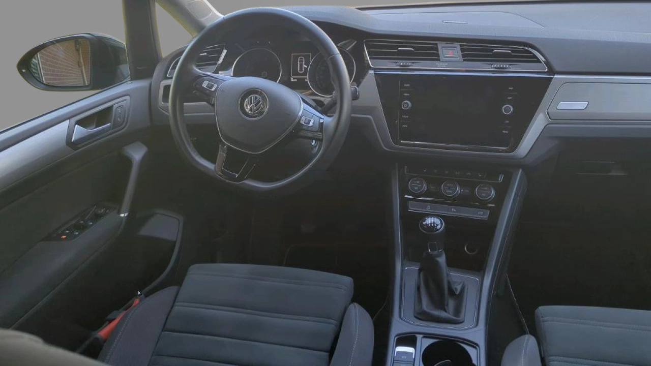 Volkswagen Touran 1.0 TSI Comfortline Business 7 Persoons
