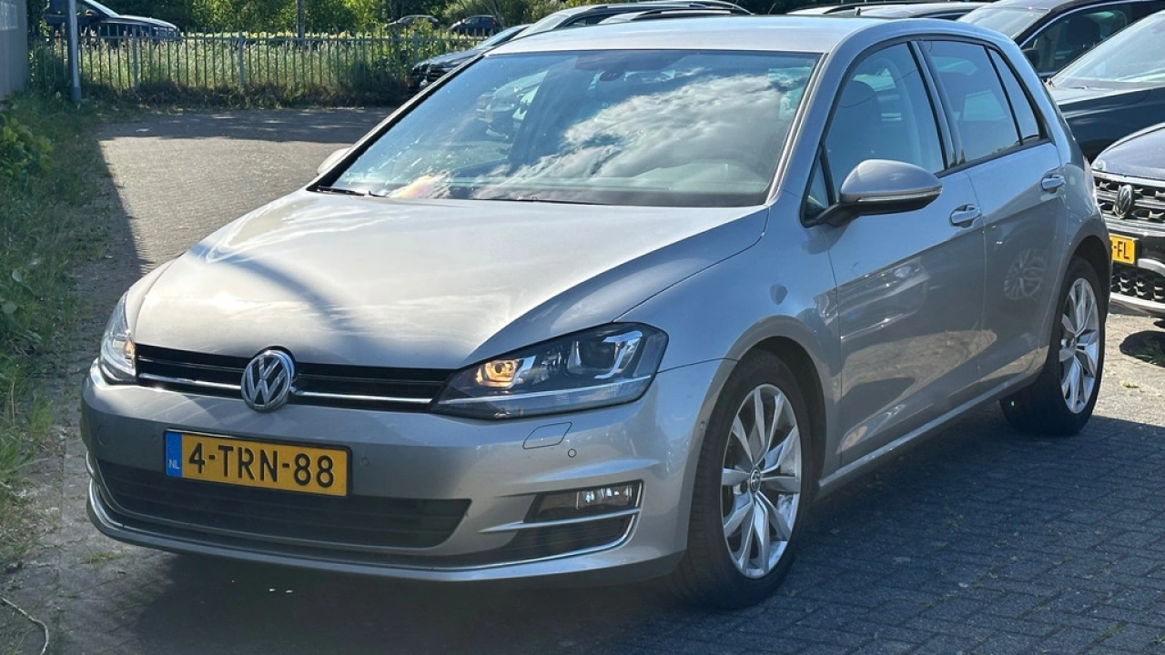 Volkswagen Golf 1.4 TSI 122pk DSG Highline Xenon Navigatie
