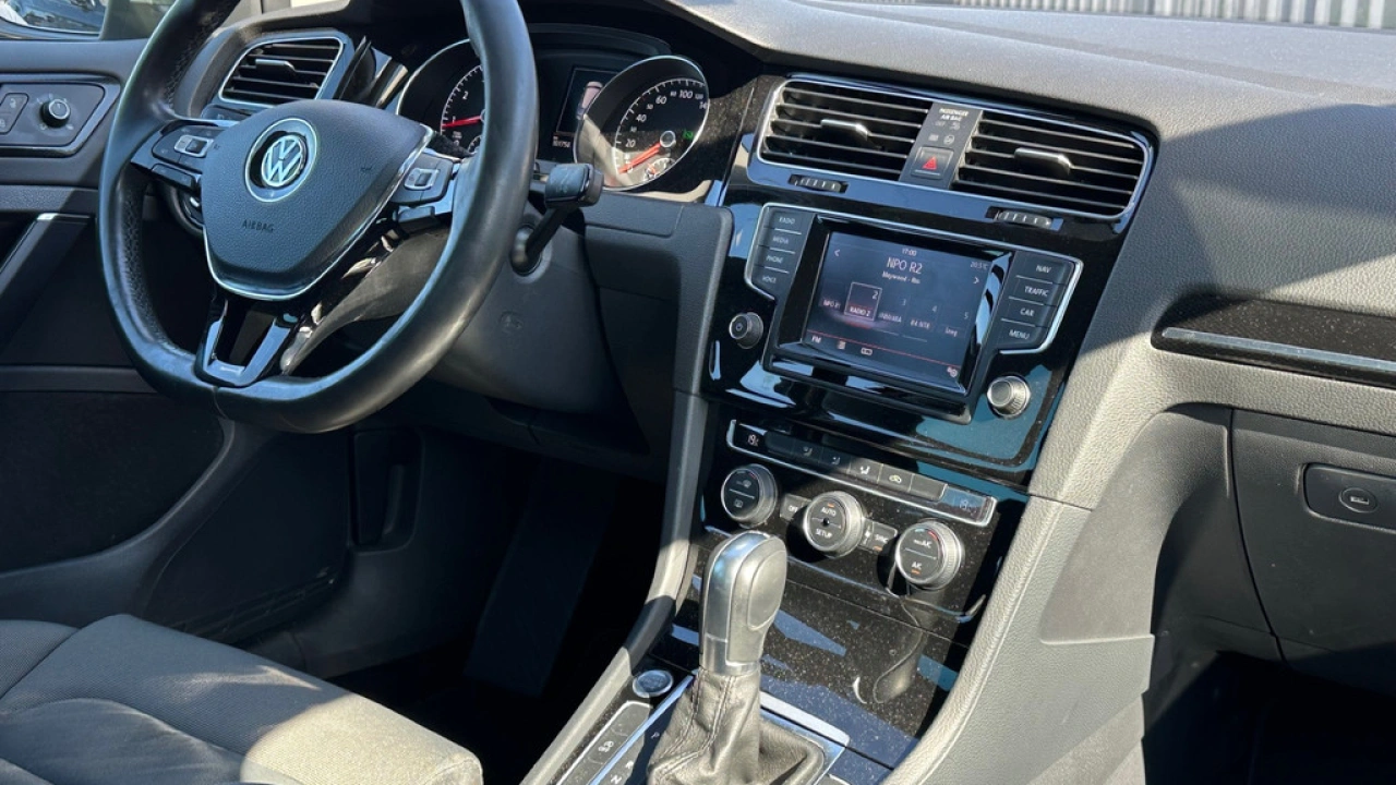 Volkswagen Golf 1.4 TSI 122pk DSG Highline Xenon Navigatie