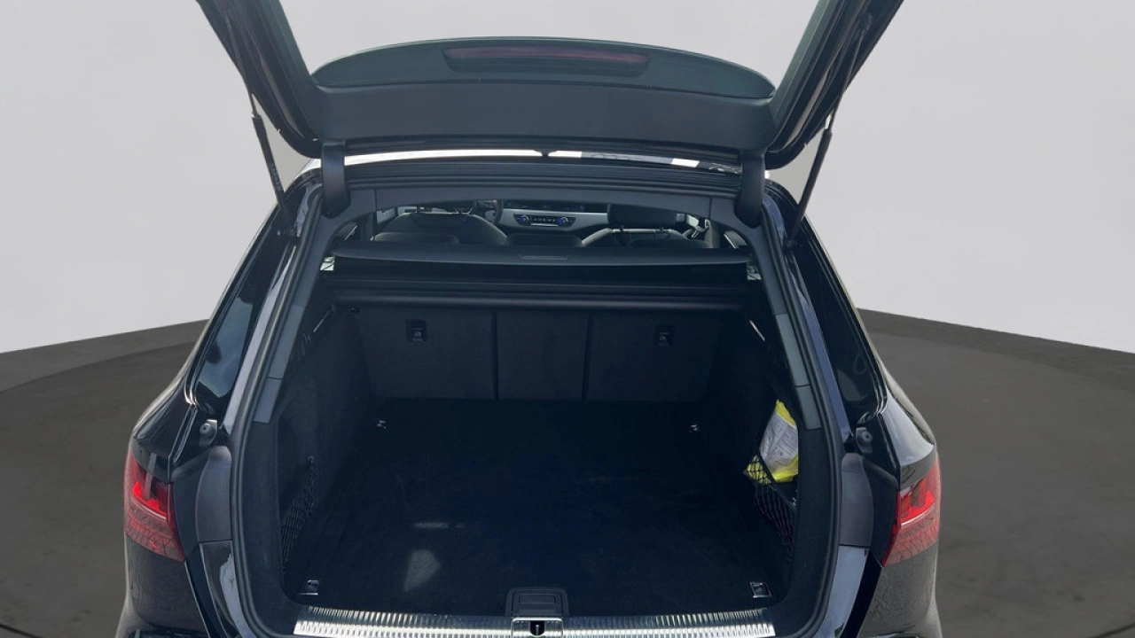 Audi A4 Avant 40 TFSI 204pk S edition | Optiekpakket zwart | Ambiente Lichtpakket | Full LED |