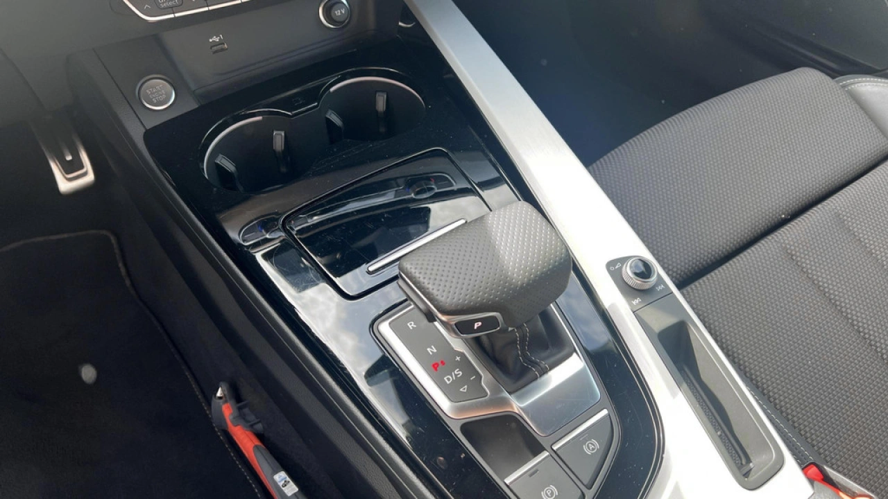 Audi A4 Avant 40 TFSI 204pk S edition | Optiekpakket zwart | Ambiente Lichtpakket | Full LED |