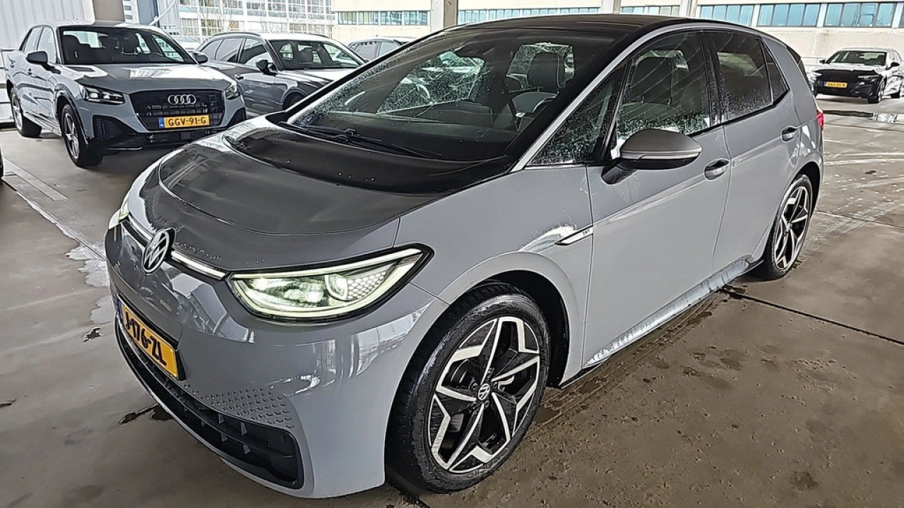 Volkswagen ID.3 First Plus 58 kWh | Navigatie | Steunhaak | Nieuw binnen