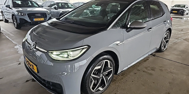 Volkswagen ID.3 First Plus 58 kWh | Navigatie | Steunhaak | Nieuw binnen