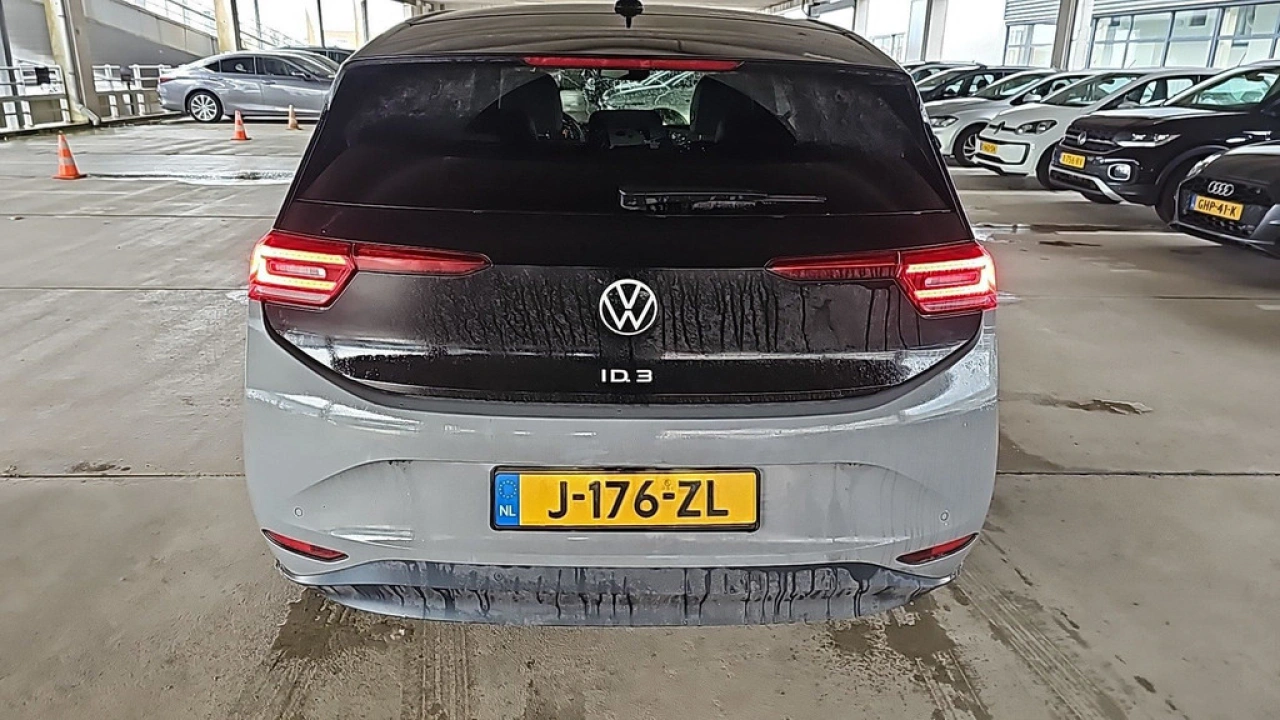 Volkswagen ID.3 First Plus 58 kWh | Navigatie | Steunhaak | Nieuw binnen