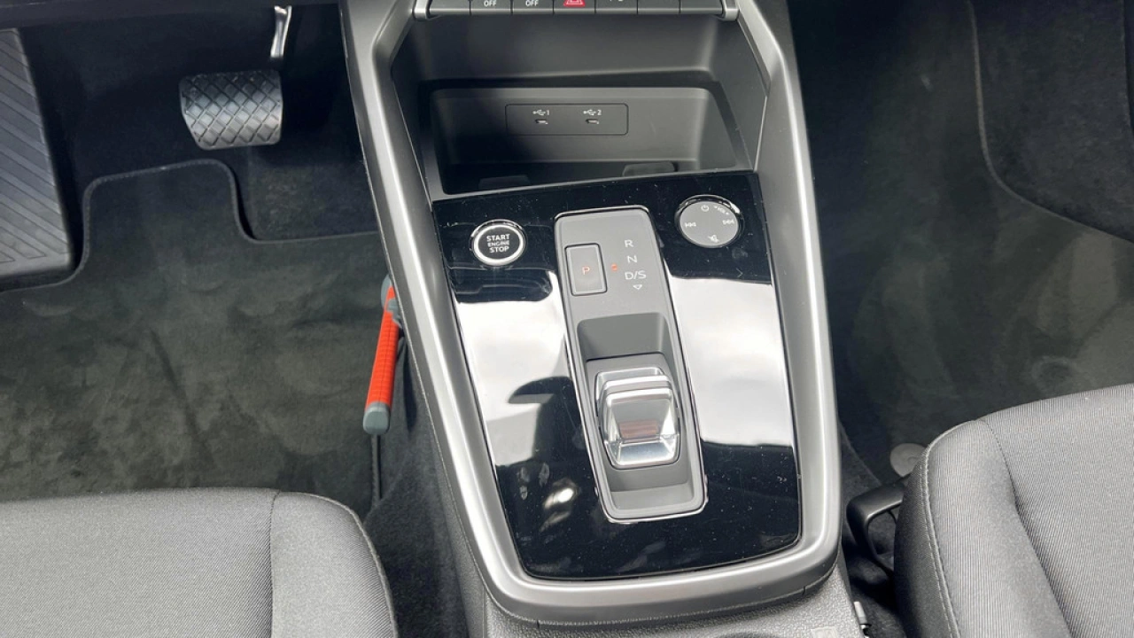 Audi A3 Limousine 30 TFSI 110pk Pro Line / Achteruitrijcamera / Carplay