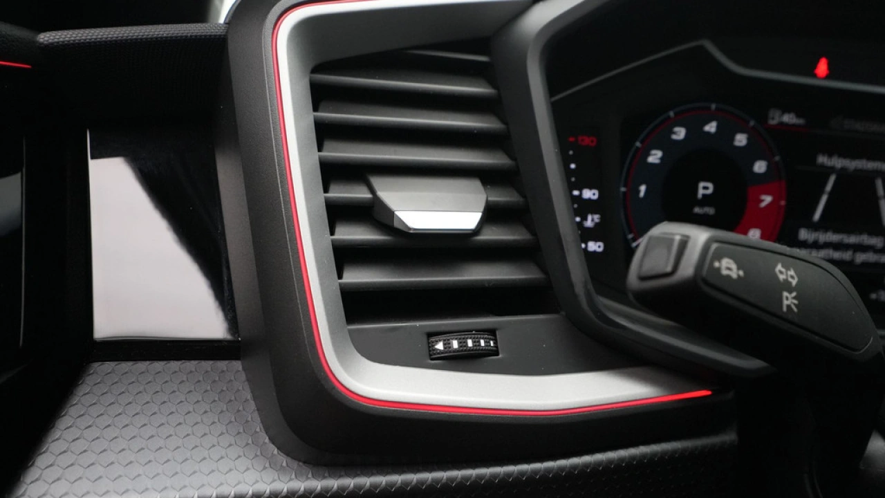 Audi A1 citycarver 30 TFSI Advanced Edition S Line